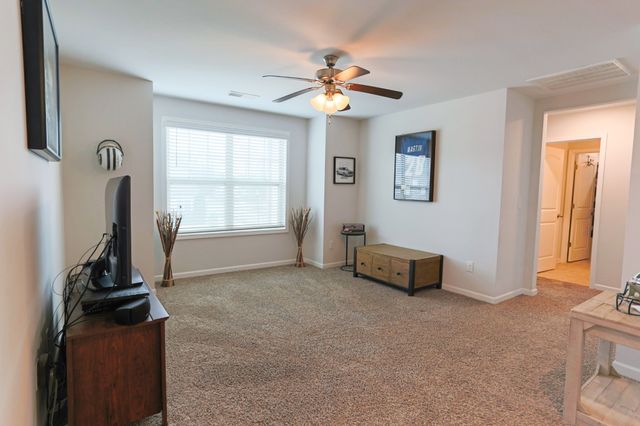 6430 Hickory Bell Dr, Murfreesboro, TN 37128