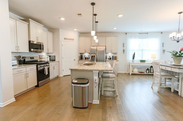 6430 Hickory Bell Dr, Murfreesboro, TN 37128