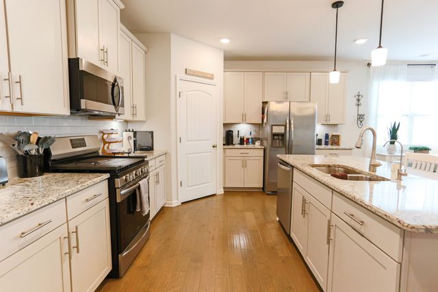 6430 Hickory Bell Dr, Murfreesboro, TN 37128