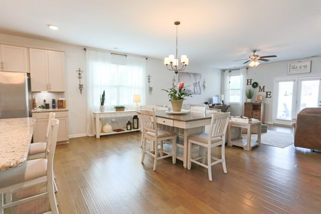 6430 Hickory Bell Dr, Murfreesboro, TN 37128