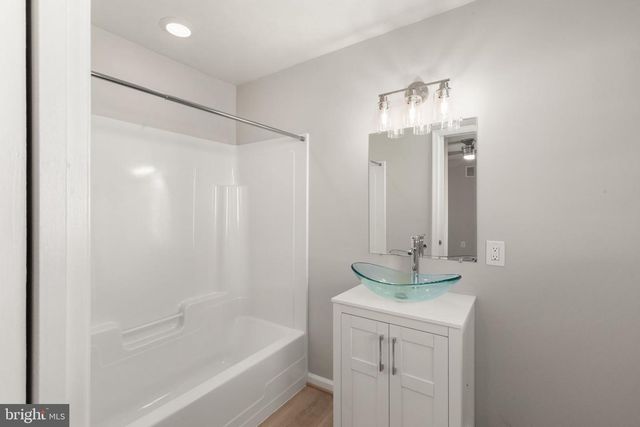 7512 BATTLE GROVE CIR, Baltimore, MD 21222