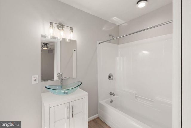 7512 BATTLE GROVE CIR, Baltimore, MD 21222