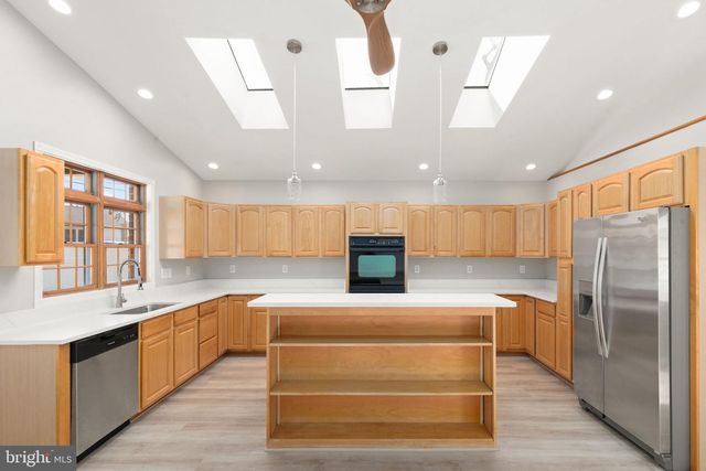 7512 BATTLE GROVE CIR, Baltimore, MD 21222