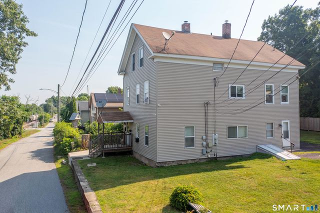 27 Railroad Street, Putnam, CT 06260