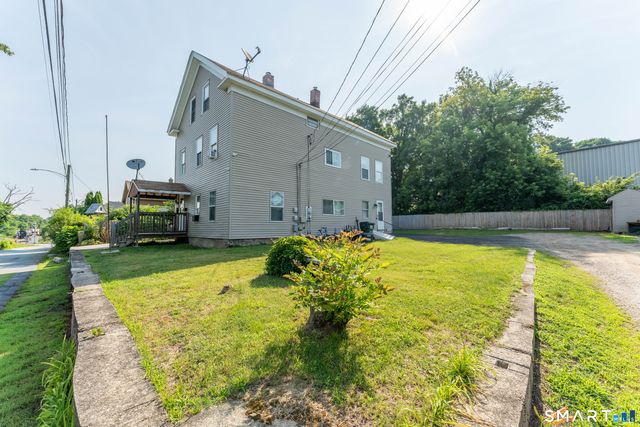 27 Railroad Street, Putnam, CT 06260