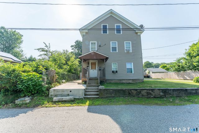 27 Railroad Street, Putnam, CT 06260