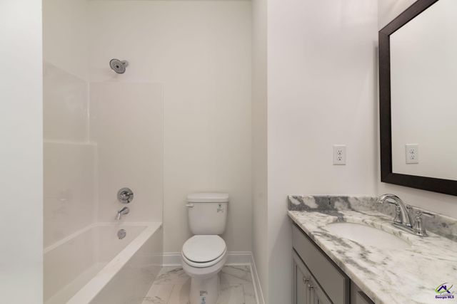 210 Farmland Circle, Perry, GA 31069