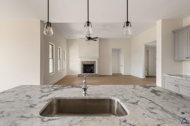 210 Farmland Circle, Perry, GA 31069