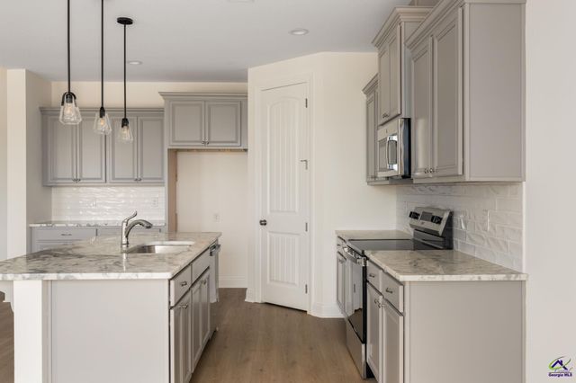 210 Farmland Circle, Perry, GA 31069