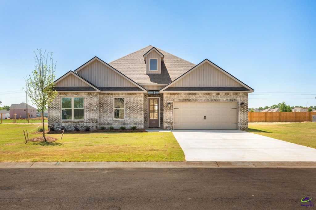 210 Farmland Circle, Perry, GA 31069