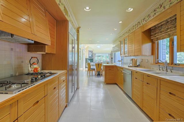 1 Rock Hill Lane, Scarsdale, NY 10583