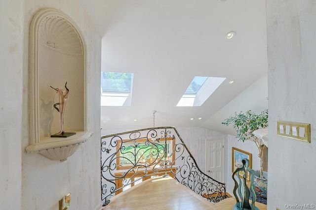 1 Rock Hill Lane, Scarsdale, NY 10583