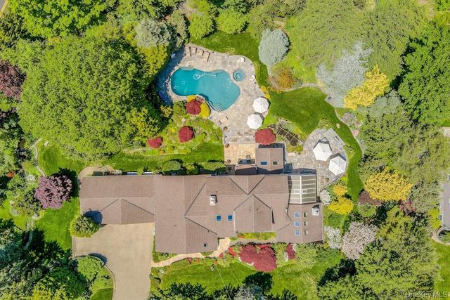 1 Rock Hill Lane, Scarsdale, NY 10583