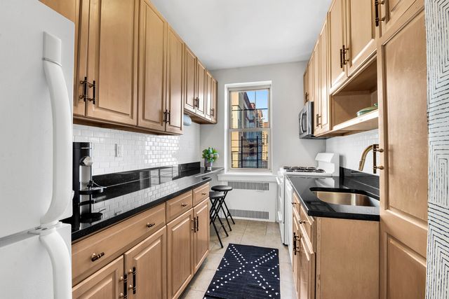 720 Fort Washington Ave Apt 5X, New York City, NY 10040