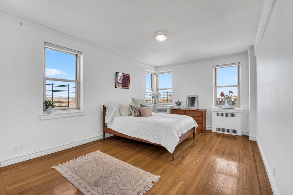 720 Fort Washington Ave Apt 5X, New York City, NY 10040