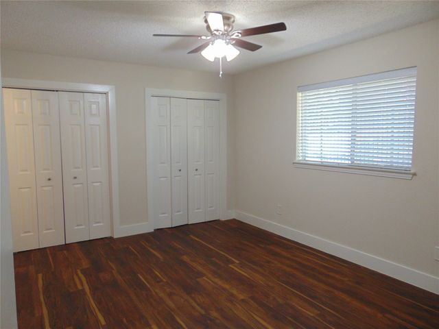 408 Ripplewood Drive, Desoto, TX 75115