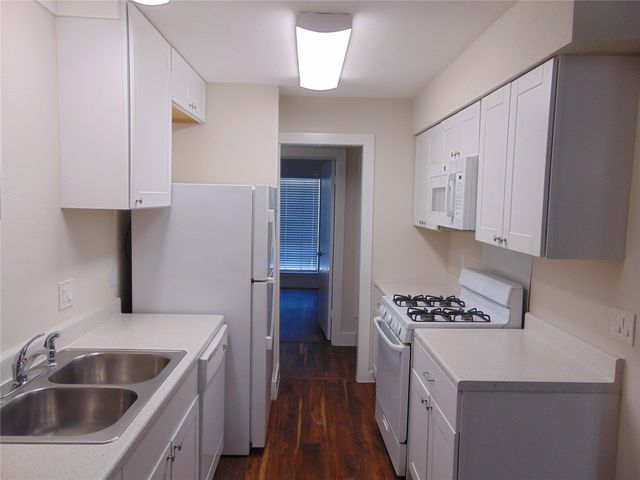 408 Ripplewood Drive, Desoto, TX 75115