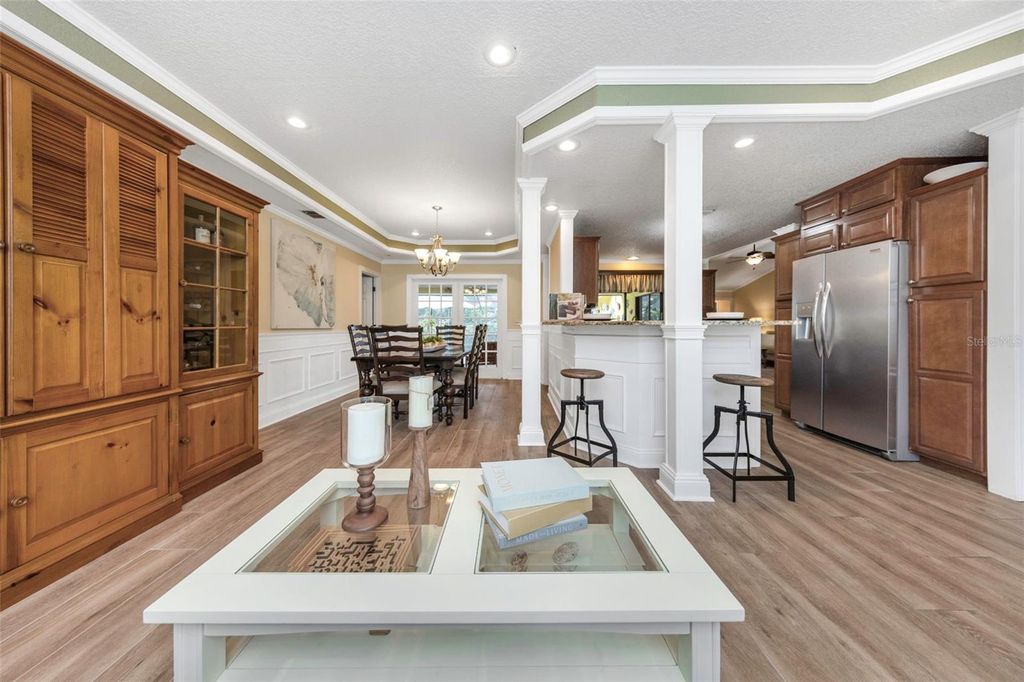 Image 11 of property listing at 1620 COUNTRY LANE, Dunedin, FL 34698