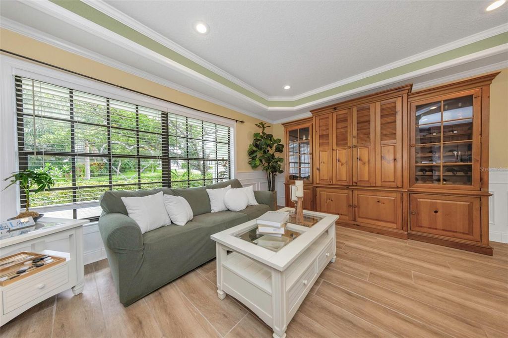 Image 12 of property listing at 1620 COUNTRY LANE, Dunedin, FL 34698