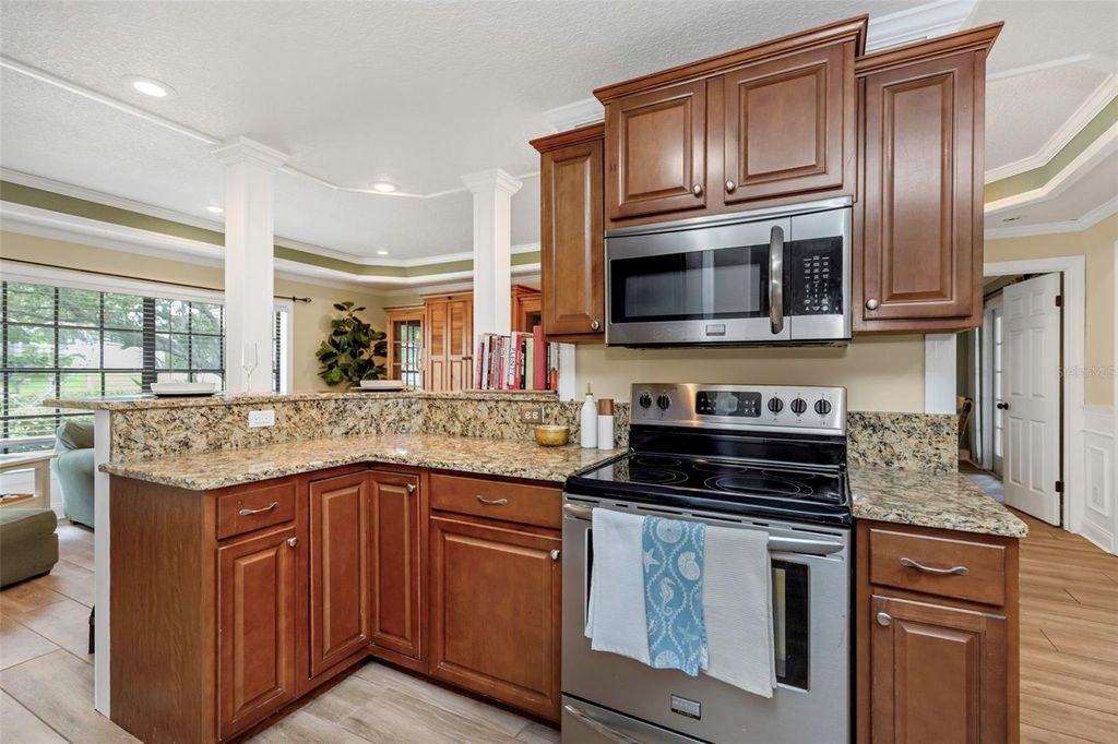 Image 13 of property listing at 1620 COUNTRY LANE, Dunedin, FL 34698