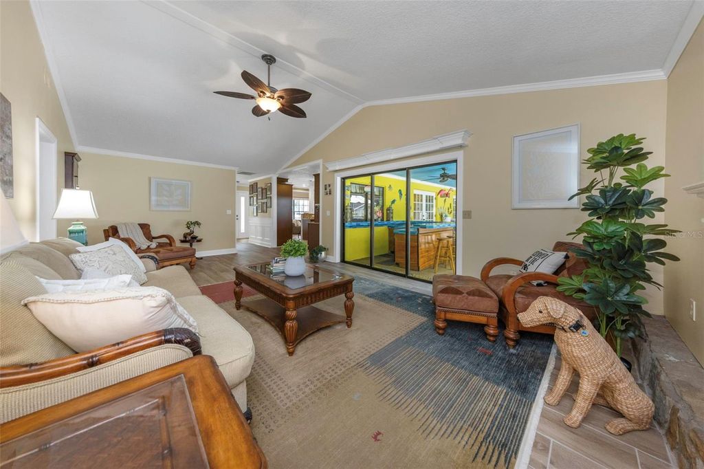Image 18 of property listing at 1620 COUNTRY LANE, Dunedin, FL 34698