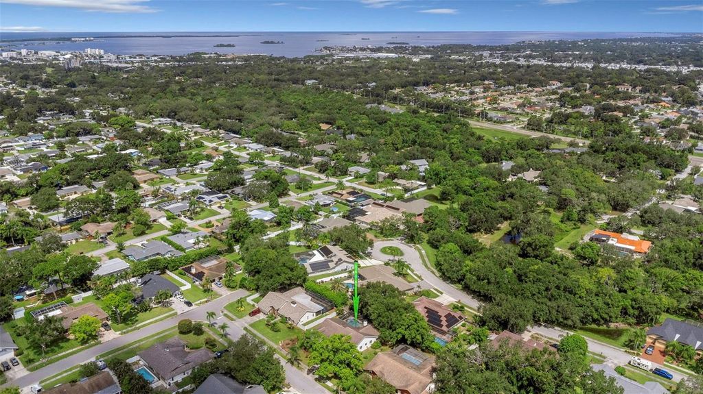 Image 3 of property listing at 1620 COUNTRY LANE, Dunedin, FL 34698