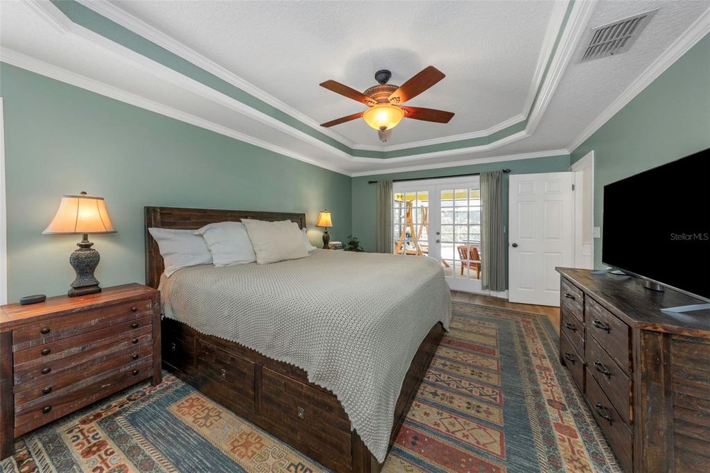 Image 21 of property listing at 1620 COUNTRY LANE, Dunedin, FL 34698