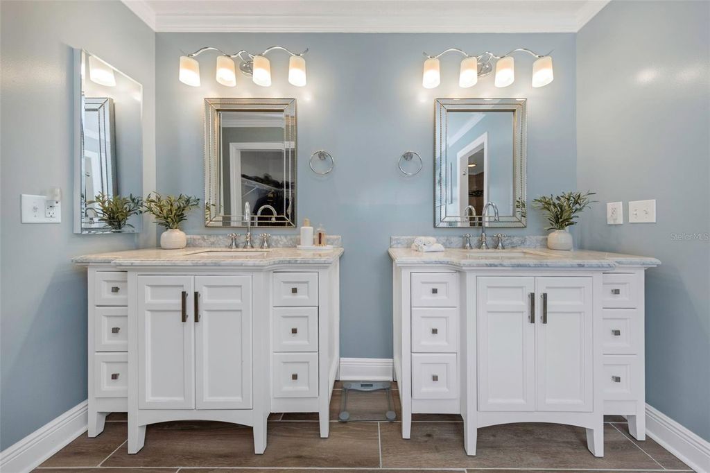 Image 23 of property listing at 1620 COUNTRY LANE, Dunedin, FL 34698