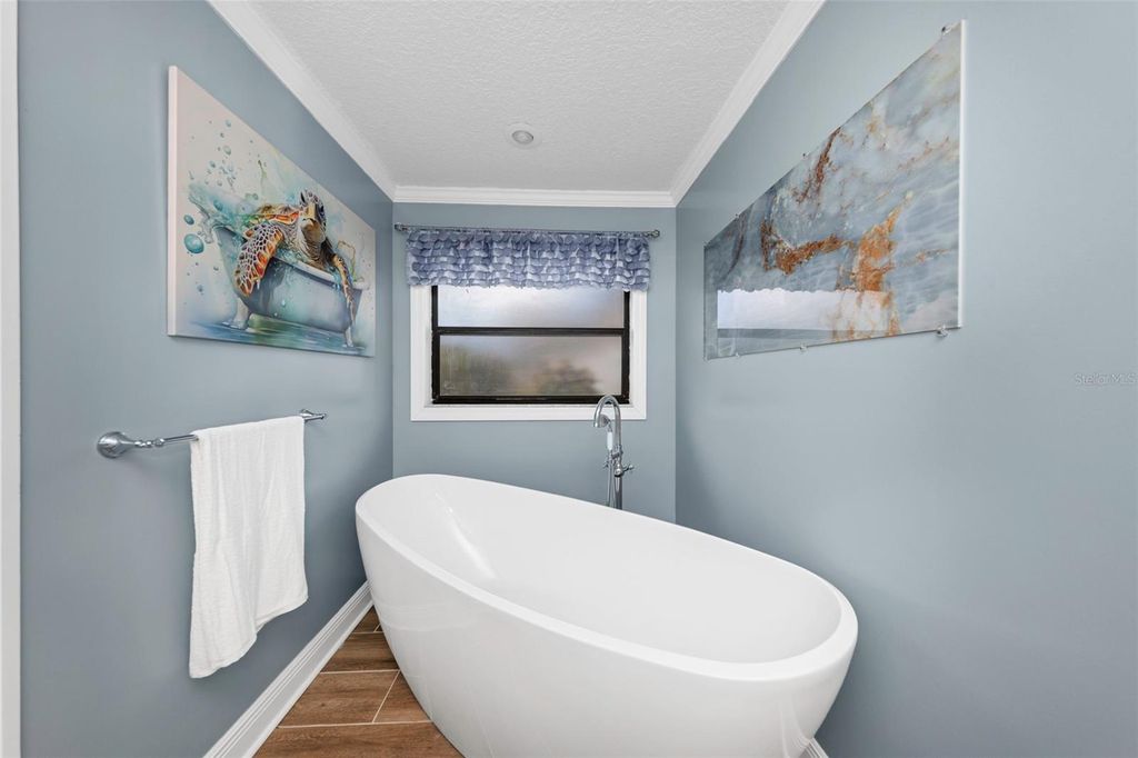 Image 24 of property listing at 1620 COUNTRY LANE, Dunedin, FL 34698