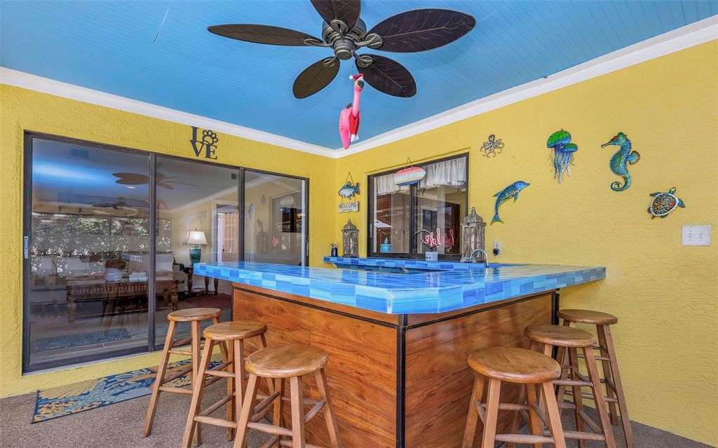 Image 33 of property listing at 1620 COUNTRY LANE, Dunedin, FL 34698