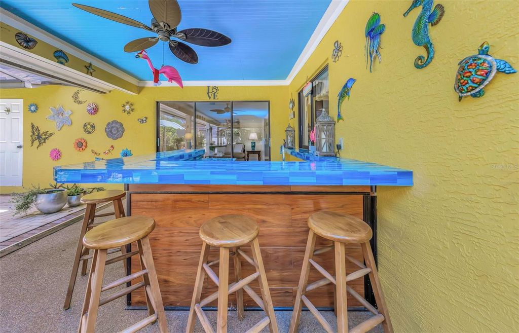 Image 34 of property listing at 1620 COUNTRY LANE, Dunedin, FL 34698