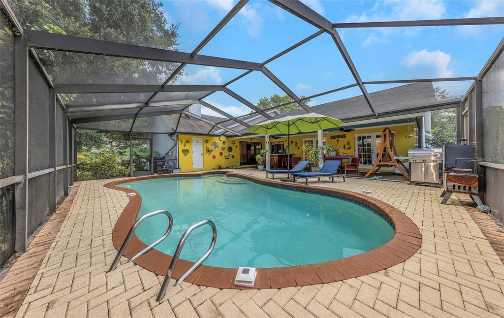 Image 36 of property listing at 1620 COUNTRY LANE, Dunedin, FL 34698