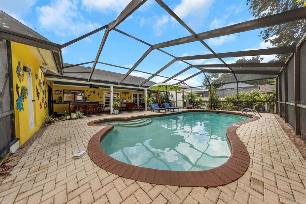 Image 37 of property listing at 1620 COUNTRY LANE, Dunedin, FL 34698