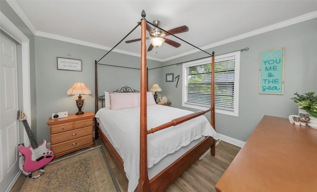 Image 38 of property listing at 1620 COUNTRY LANE, Dunedin, FL 34698