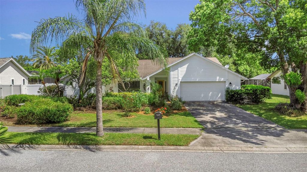 Image 5 of property listing at 1620 COUNTRY LANE, Dunedin, FL 34698