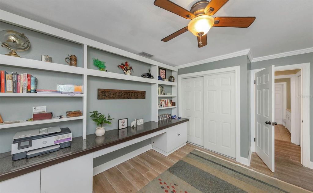 Image 44 of property listing at 1620 COUNTRY LANE, Dunedin, FL 34698
