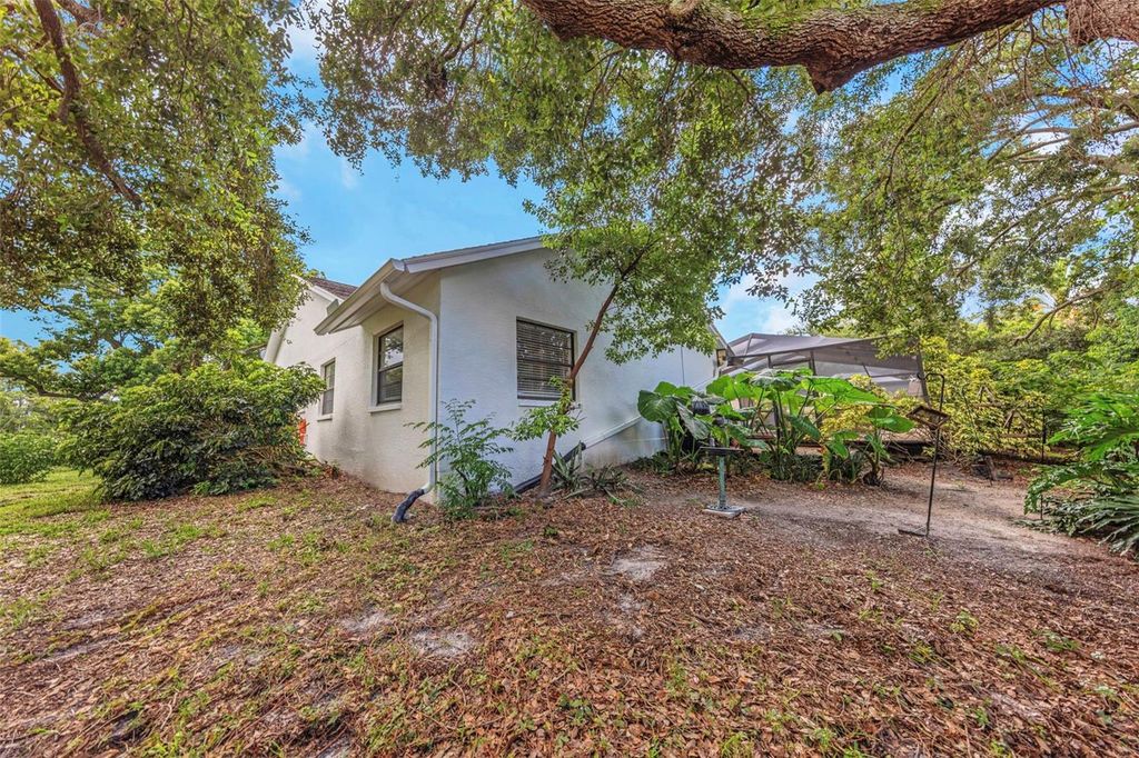 Image 50 of property listing at 1620 COUNTRY LANE, Dunedin, FL 34698
