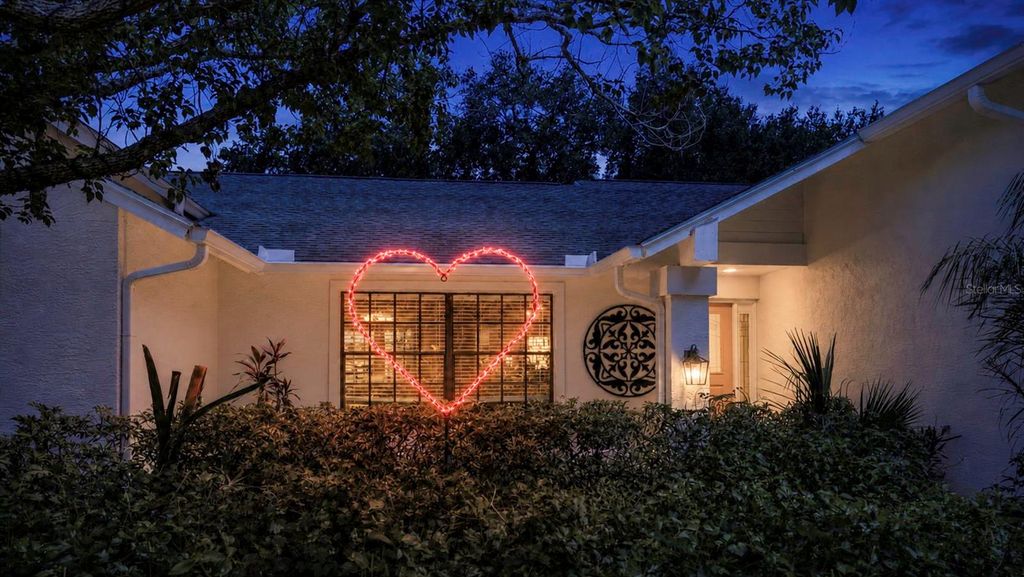 Image 6 of property listing at 1620 COUNTRY LANE, Dunedin, FL 34698