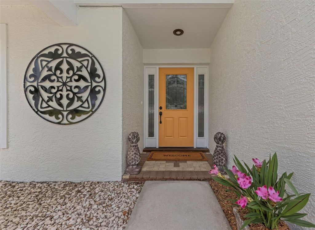 Image 7 of property listing at 1620 COUNTRY LANE, Dunedin, FL 34698