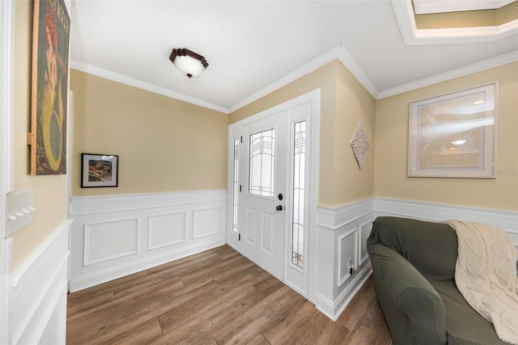 Image 8 of property listing at 1620 COUNTRY LANE, Dunedin, FL 34698