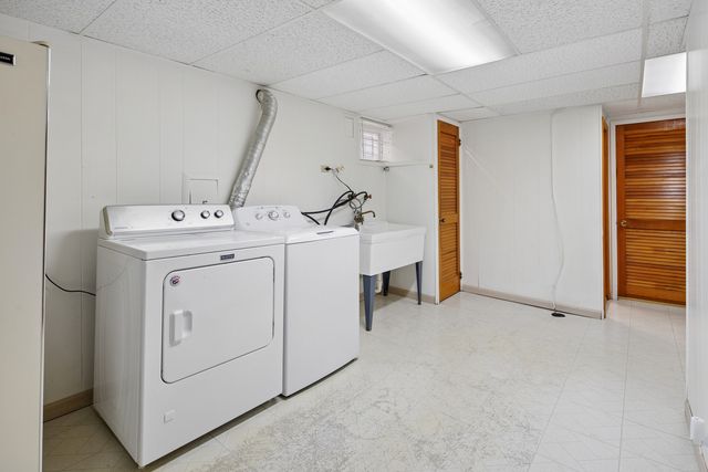 6905 W Leland Avenue, Harwood Heights, IL 60706
