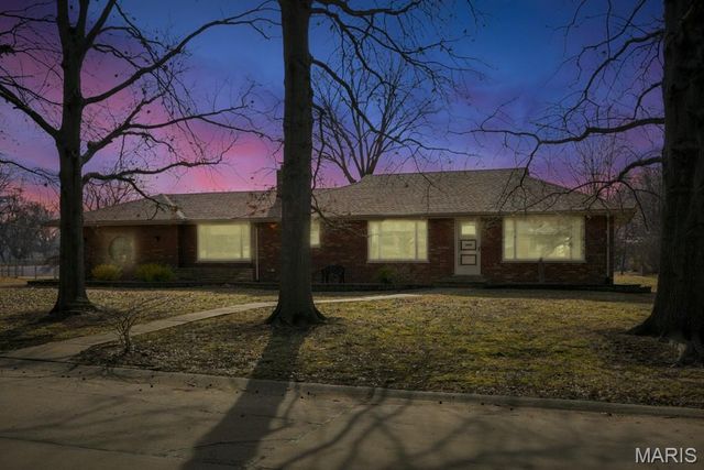 838 Middleboro Drive, St Louis, MO 63125