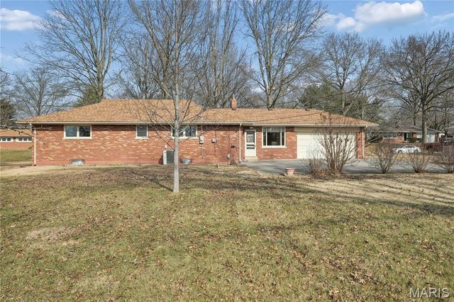 838 Middleboro Drive, St Louis, MO 63125