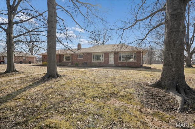 838 Middleboro Drive, St Louis, MO 63125