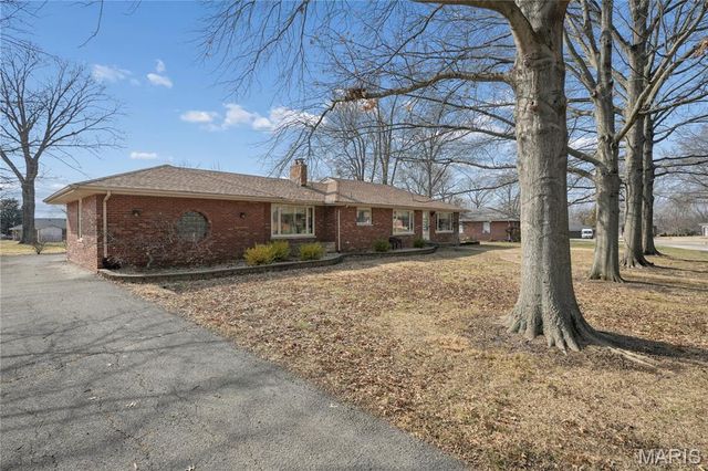 838 Middleboro Drive, St Louis, MO 63125