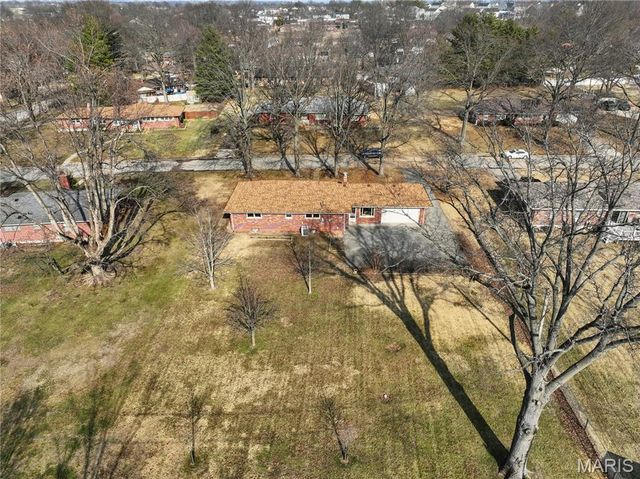 838 Middleboro Drive, St Louis, MO 63125