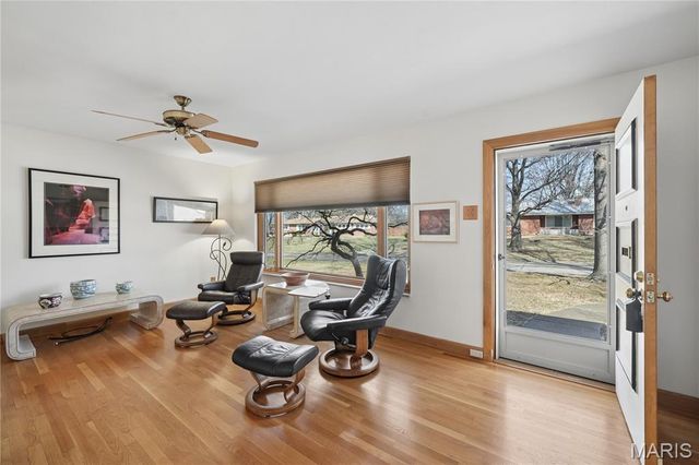 838 Middleboro Drive, St Louis, MO 63125