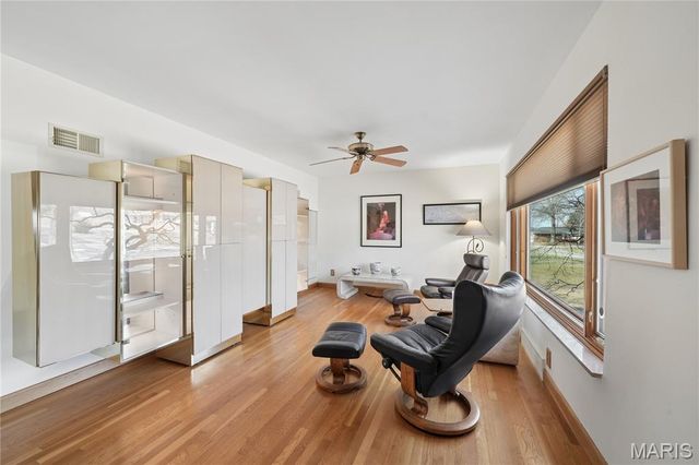 838 Middleboro Drive, St Louis, MO 63125