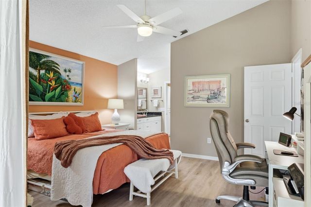 211 CARRIAGE HOUSE LANE 211, Nokomis, FL 34275