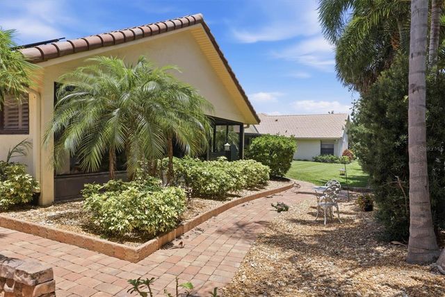 211 CARRIAGE HOUSE LANE 211, Nokomis, FL 34275